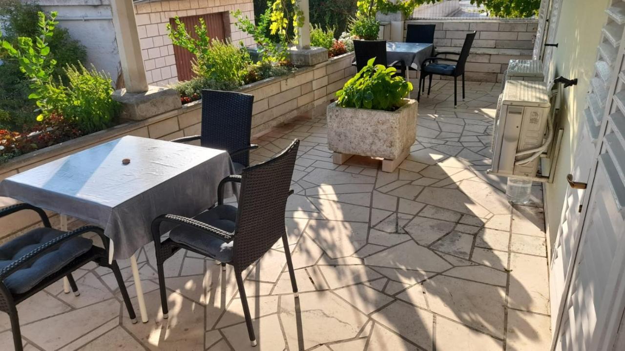 Apartments Lumbarda Exterior foto